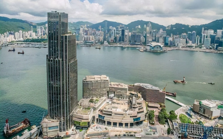 财政连年赤字，香港靠刺激楼市有用吗？