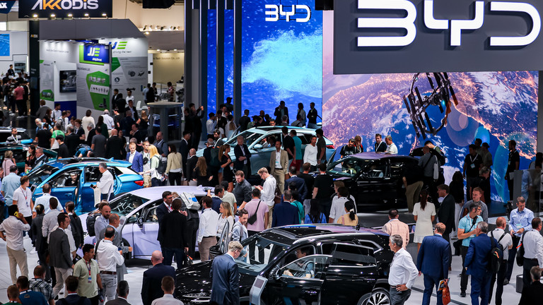 比亚迪销量正式超越特斯拉，成全球第一销量新能源车企