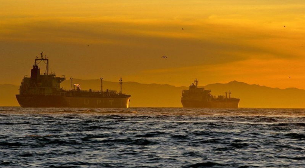 从中东向亚洲运送燃料的船只运价暴涨182%