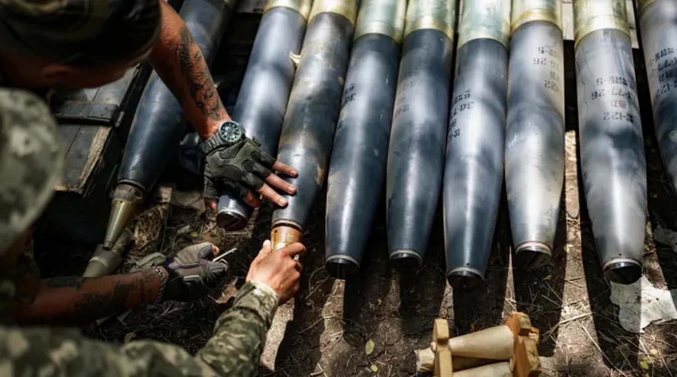 图：俄罗斯公布了首批朝鲜援俄的朝鲜制造炮弹 来源：塔斯社