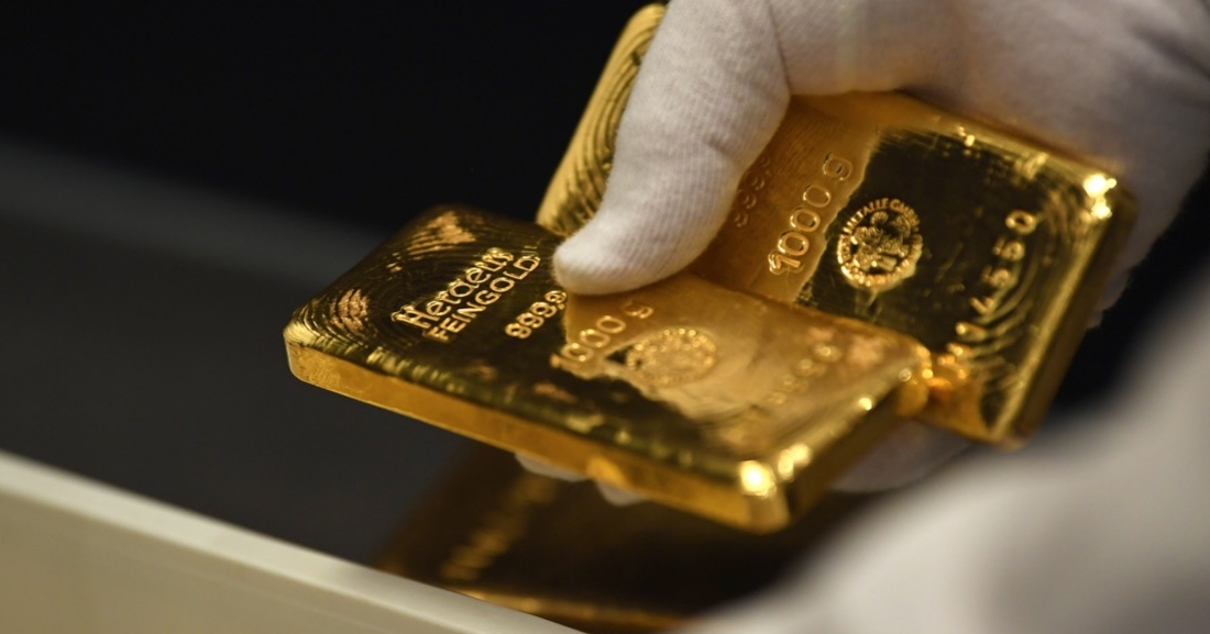 黄金价格一路飙升，强劲的避险需求或使金价站上2500美元