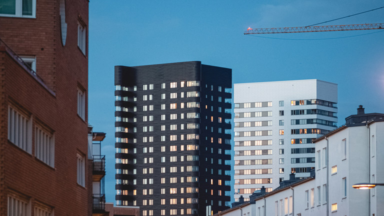 飙升的借贷成本加深瑞典房地产危机