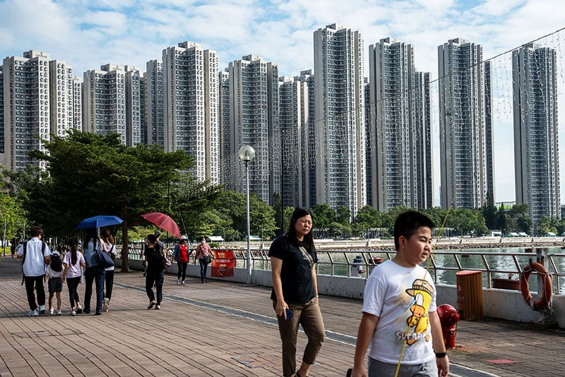 香港楼市跌至七年新低，买家转向租赁市场推升租金