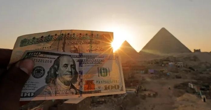 埃及货币埃及镑突然崩盘  央行宣布加息600个基点救市  